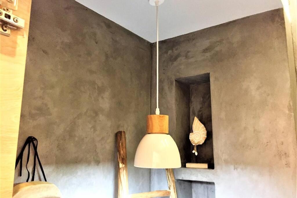 Cosy Industrial Style Little Just 5minutes From Waterfront Apartment