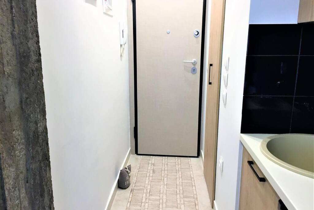Cosy Industrial Style Little Just 5minutes From Waterfront Apartment *
